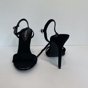 Black Strappy Heels size 7.5